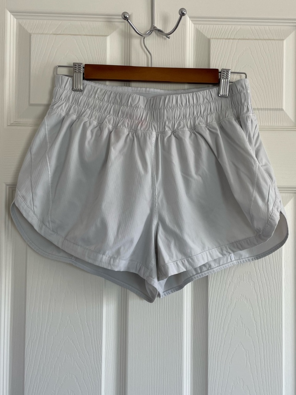 Lululemon Track That White Size 10 Long Inseam High Rise Lined Activewear Shorts
